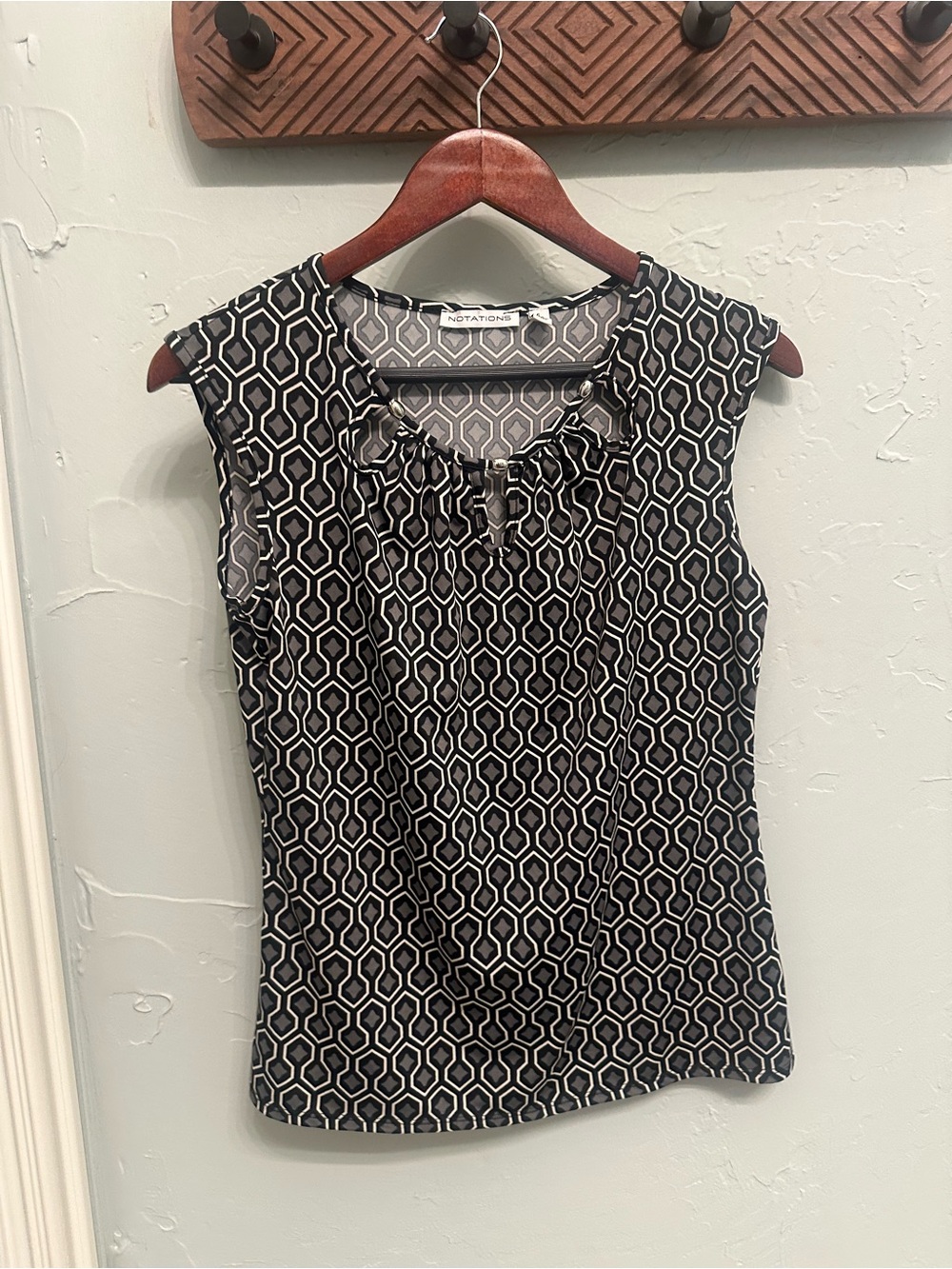 Notations Black and White Geometric Sleeveless Top
